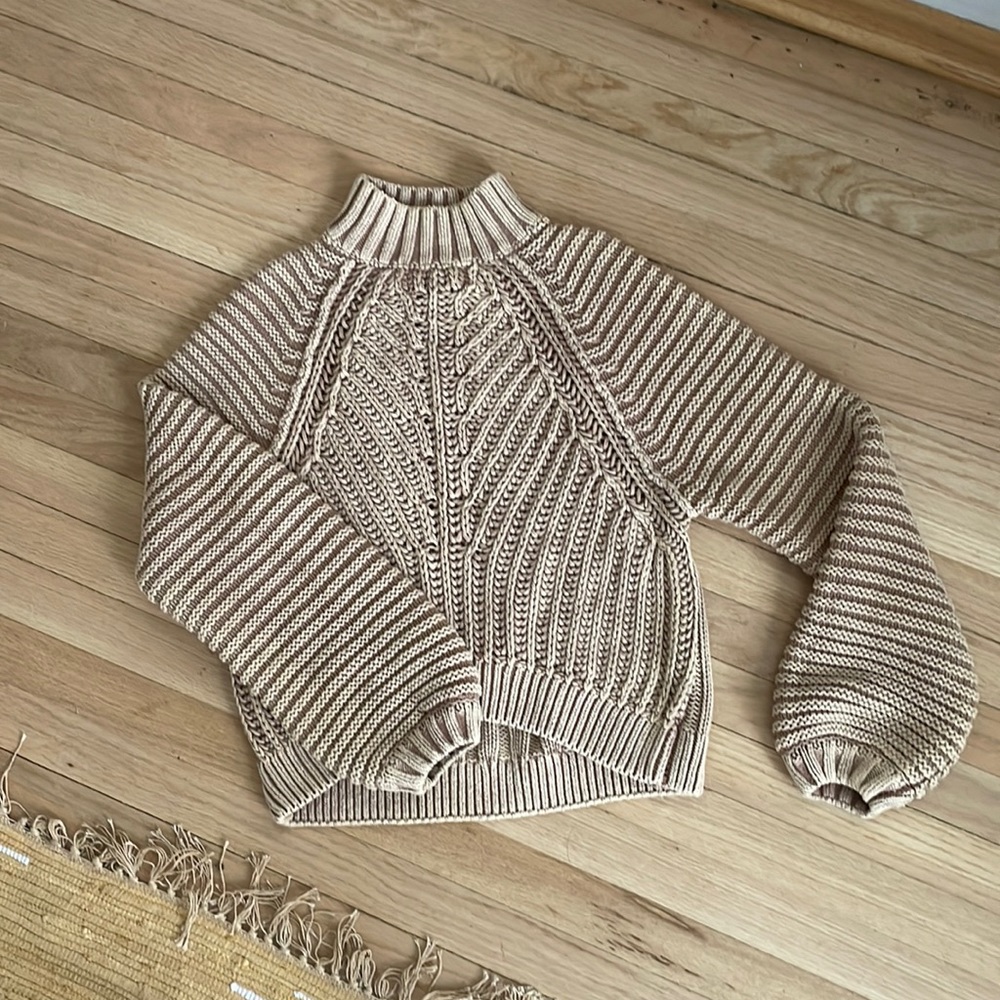Small free people sweetheart mock neck sweater.